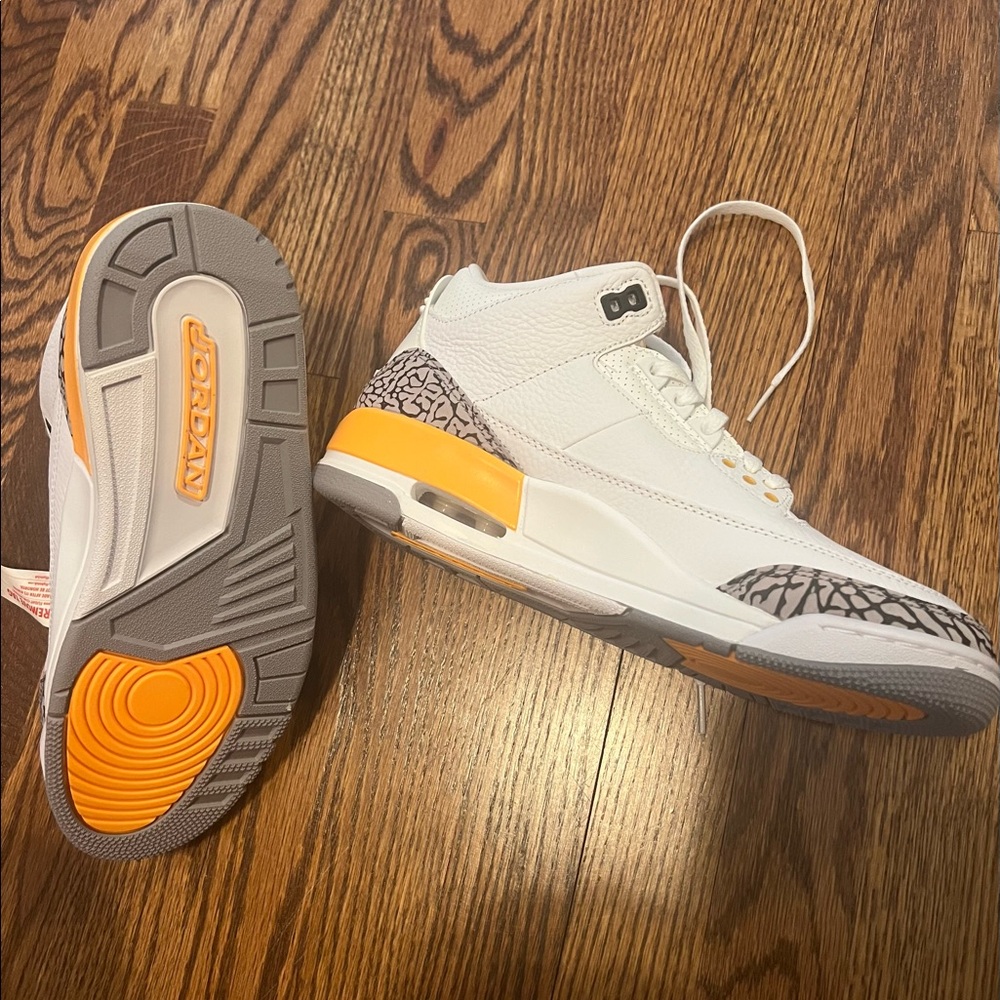 Brand new (with tags) Women’s Air Jordan 3 Retro “Laser” - Picture 4 of 6